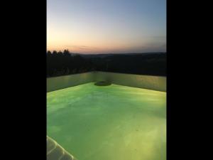 B&B / Chambres d'hotes Chez Alice,simplicite et petite piscine : photos des chambres
