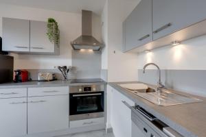 LArt de Ville - 2 bedroom near the city center terrace and garage