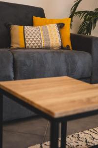 LArt de Ville - 2 bedroom near the city center terrace and garage