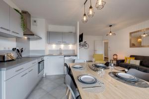 LArt de Ville - 2 bedroom near the city center terrace and garage