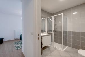 Appartements L'Art de Ville - 2 bedroom near the city center terrace and garage : photos des chambres