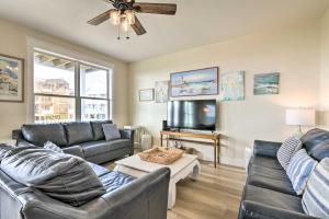 Steps to Ocean! Breezy Galveston House with 2 Decks