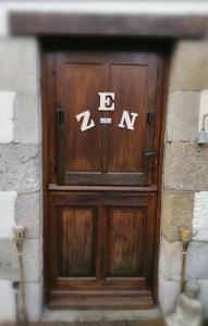 B&B / Chambres d'hotes Jacuzzi Massage sur rdv,Duo,reiki,californien, reflexologie plantaire, et bouteille mousseux offerte : photos des chambres