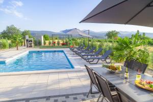 Villa Antea - privat heated pool, brand new villa, relaxing, rural near sea 
