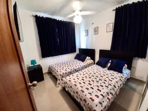 Your Space piscina, parque infantil, 3 habitaciones , Res Breezes Santiago