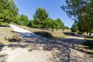 Maisons de vacances LODGES PARK CASTELLET PROVENCE - Gites dans les vignes AOC Bandol a 15 min des plages et du Circuit Paul Ricard F1 : photos des chambres