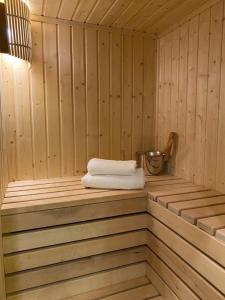 Family & Business Sauna Apartments No15 Leśny nad Zalewem Cedzyna Unikat - 3 Bedroom with Private Sauna, Bath with Hydromassage, Terrace, Garage, Catering Options