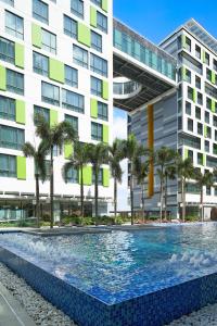 Holiday Inn & Suites Saigon Airport by IHG