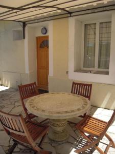 Maisons de vacances Gite Muscat for 4 people in the heart of the vineyard : photos des chambres