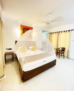 Dambulla Rock Arch - Dambulla