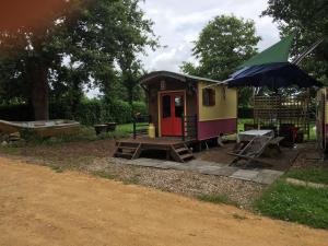 Campings La Roulotte CHAINOUX : Petite Chambre Double