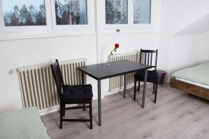 RUSTICO INN - SIMPLE ROOMS -- OLMA Messen & Autobahn 1 Min, HSG 6 Min, Spital 7min, günstige Parkplätze