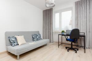 Duplex Apartment near the Airport by Noclegi Renters