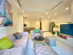 Central Apartments - Vinhomes Central Park, Landmark 81 Area & Ice Skating Rink