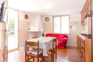 Appartamenti in Villa con ampio giardino esterno img16