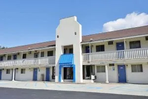 Travelodge by Wyndham Brattleboro VT - Newfane