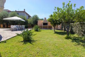 Appartamenti in Villa con ampio giardino esterno img24