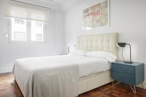 Always Easy I Larroca