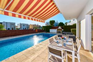 Villa Roker by Ezoria Villas