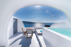 Senior Suite with Outdoor Hot Tub room in Maregio Suites