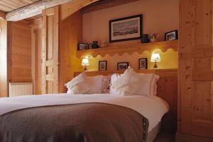 Hotels Hotel La Ferme du Chozal, Chalet de tradition : photos des chambres