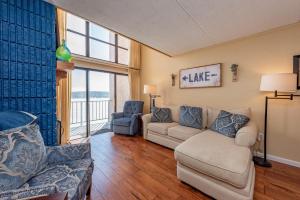 505F - Lakefront 3 Level Condo with 3 Bedrooms, 2 Baths