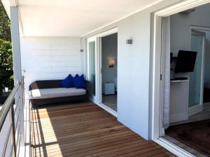 Camps Bay Loft with Stunning Mountain and Ocean Views