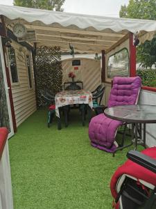 Campings Mobil home - Clim, TV - Camping '4 etoiles' - Vic-la-Gardiole - 008 : photos des chambres