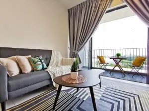 3 Astetica Residences The Mines 4BR WiFi Netflix Lake View - 沙登