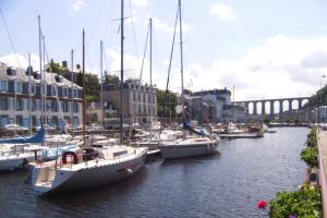 Maisons de vacances Holiday Home Locquirec with Stunning Sea View : photos des chambres