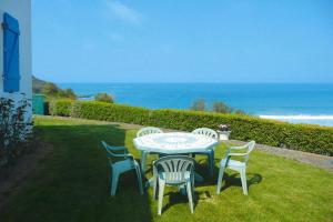 Maisons de vacances Holiday Home Locquirec with Stunning Sea View : photos des chambres