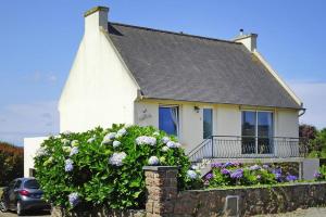 Maisons de vacances Alluring holiday home in Trelevern with private garden : photos des chambres