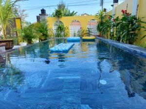 Golden Sunshine Villa