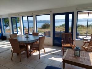 Maisons de vacances Holiday home in a secluded location surrounded by the sea, Hanvec : photos des chambres