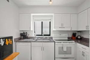 Oceanfront Daytona Beach Condo with Beach Views!