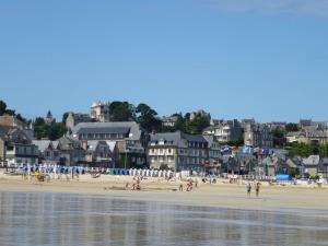 Maisons de vacances Holiday Home near Cap Frehel Emerald Coast : photos des chambres