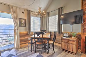 4 Mi to Natl Park Mtn-View Gatlinburg Retreat!