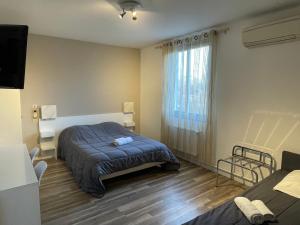 Hotels Hotel Les Chenes : photos des chambres