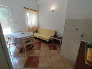 Apartments Lalić - Two bedroom ground floor apartment close to the beach