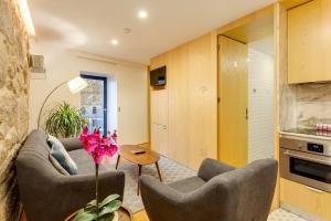 Riverside 2 Bedroom Apartment by DAHOME