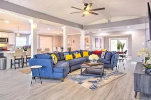 Vibrant Terrytown Home with Yard about 6 Mi to NOLA - Terrytown