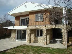 Chalet con piscina y BBQ para 10 personas - Navahondilla