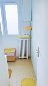 Sejours chez l'habitant Chambre privee avec cle, WIFI dans appartement (SDB, WC, Cuisine, partages) : photos des chambres