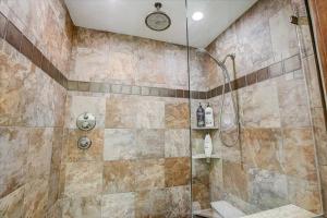 Sandy Feet Retreat on LBJ - Pool, Hot Tub, Kayaks