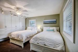 Sandy Feet Retreat on LBJ - Pool, Hot Tub, Kayaks