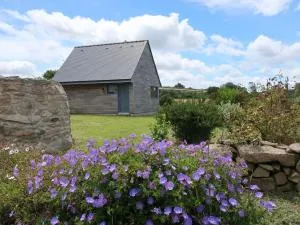 Wooden house near the sea, Landéda - 朗代达