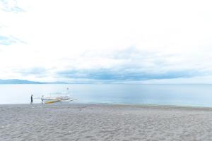 RedDoorz at Royal Grande Beach Resort Batangas