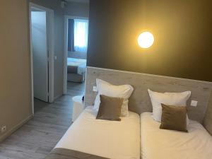 Hotels Contact Hotel Foch : photos des chambres