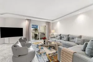 Modern and Large apartment in the heart of Puerto Banus - Nueva Andalucia