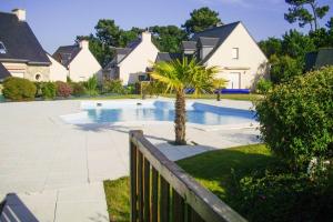 Maisons de vacances Holiday home with shared pool, Erquy : photos des chambres